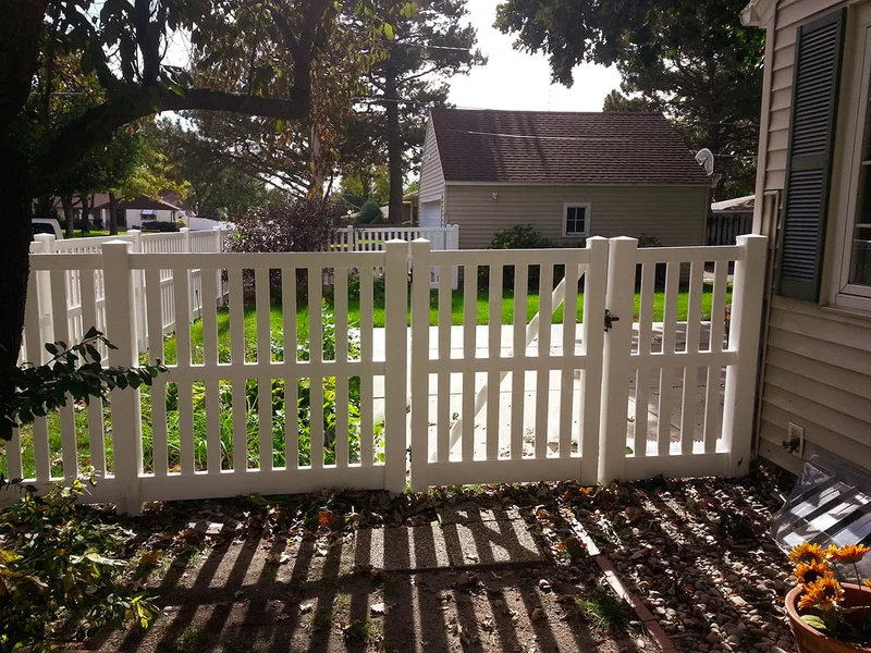[100 Feet Of Fence] 4' Tall Closed Picket K-17 Vinyl Complete Fence Package White
