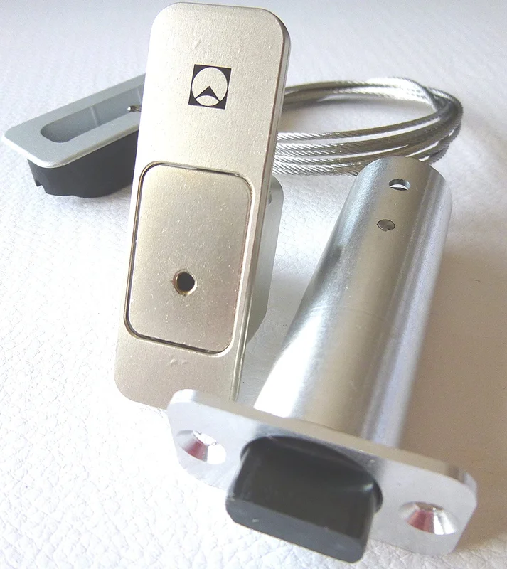 Labor to mill the door for Italian PUSH & GO Unlocking System
