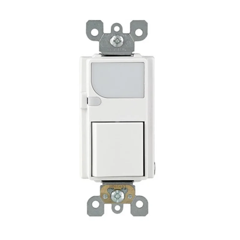Leviton 15 Amp Decora Combination Switch White 6526-W