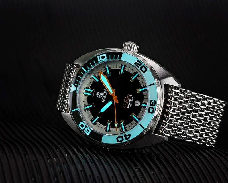 Ocean Crawler Core Diver Black/White Sample - Floor Model